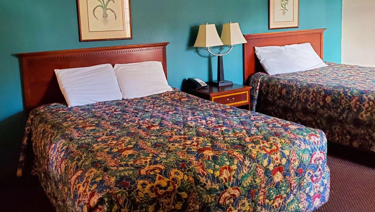 Windmill Inn Lynden Екстериор снимка