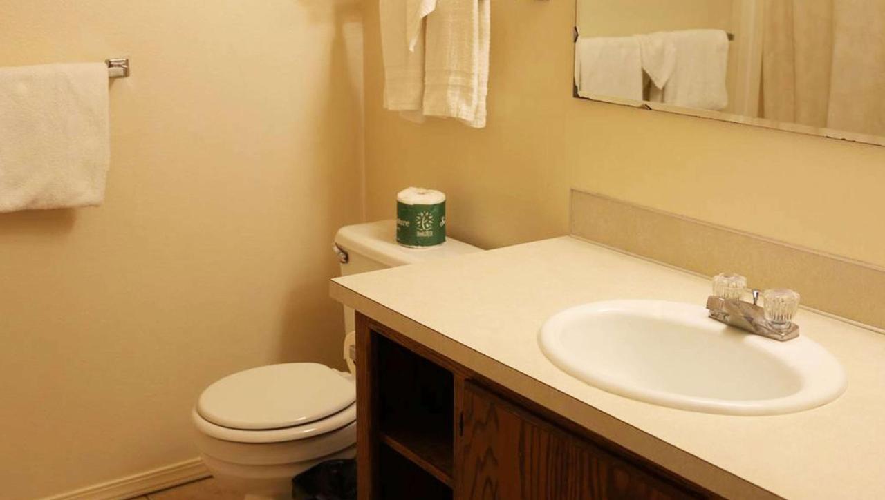 Windmill Inn Lynden Екстериор снимка