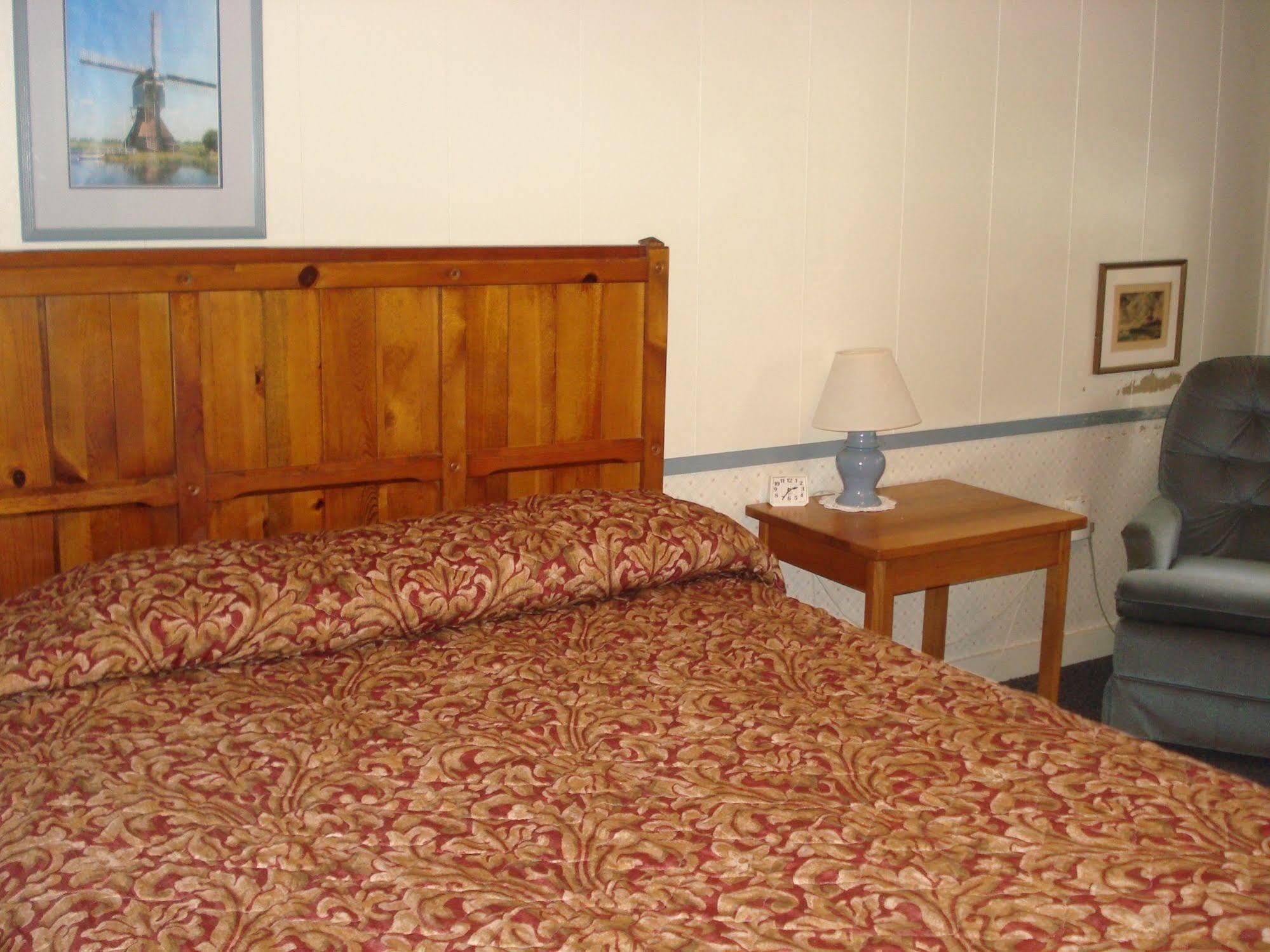 Windmill Inn Lynden Екстериор снимка